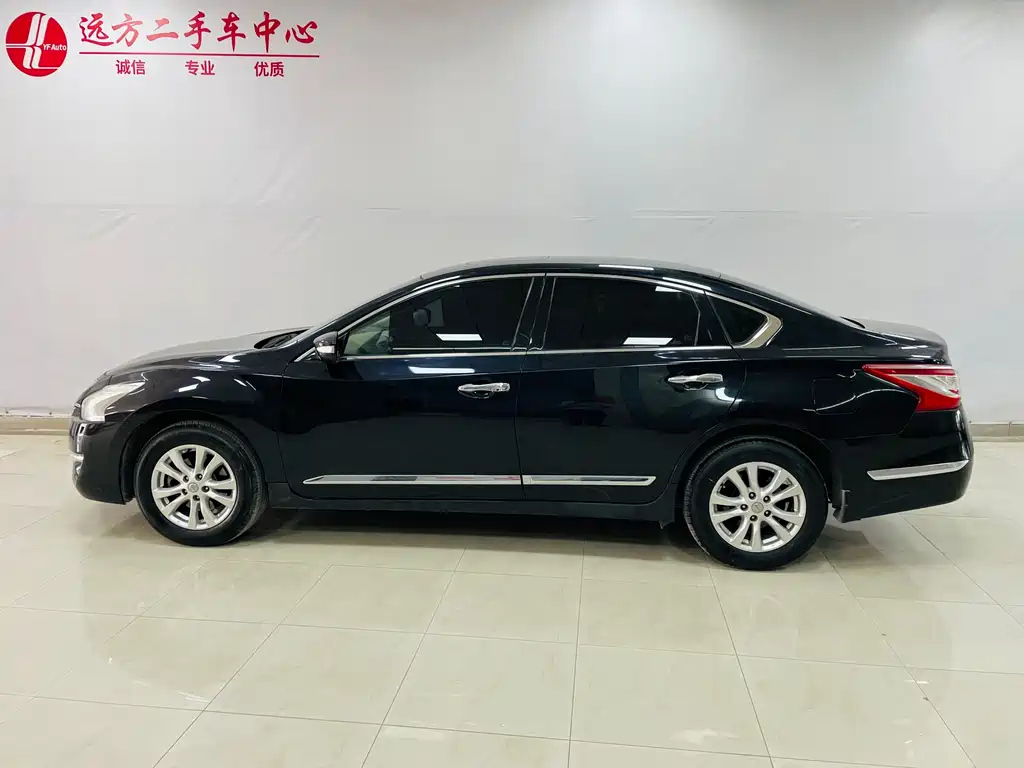 NISSAN TEANA 2015