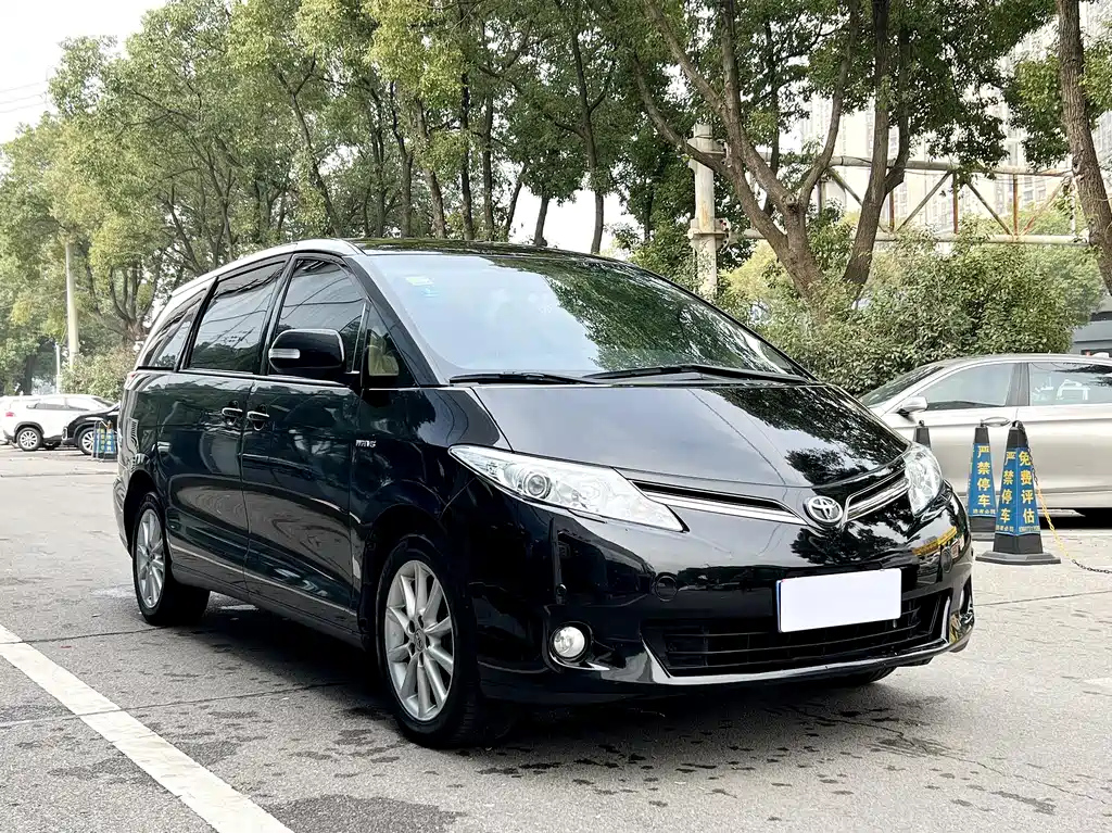 TOYOTA PREVIA 2015