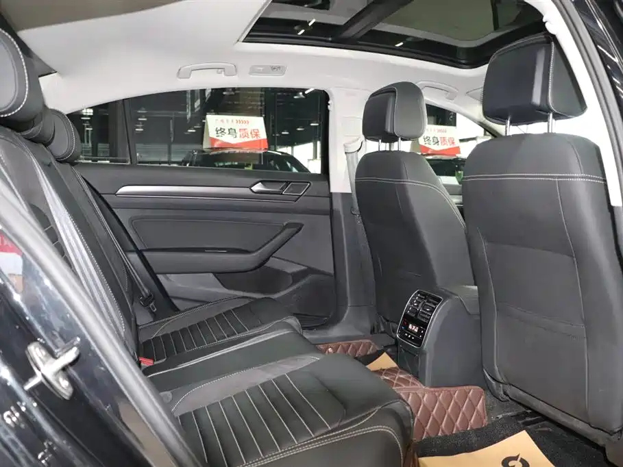 VOLKSWAGEN MAGOTAN 2021