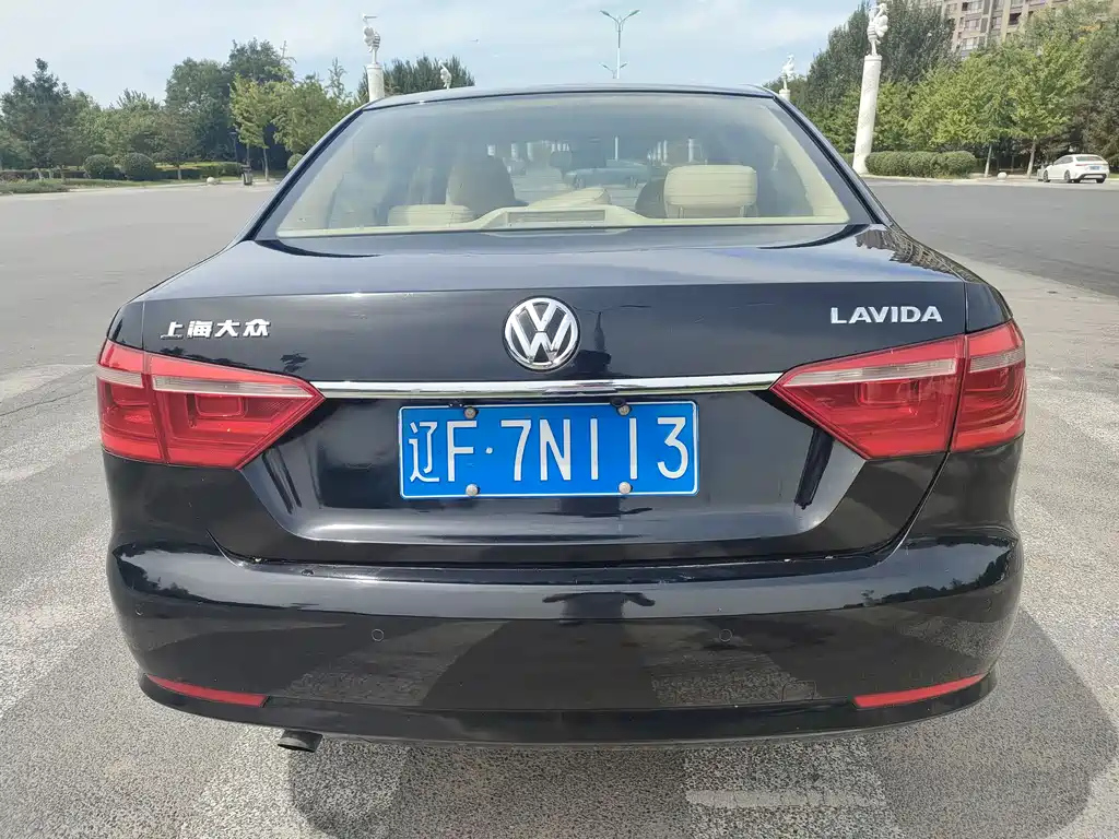 VOLKSWAGEN LAVIDA 2013