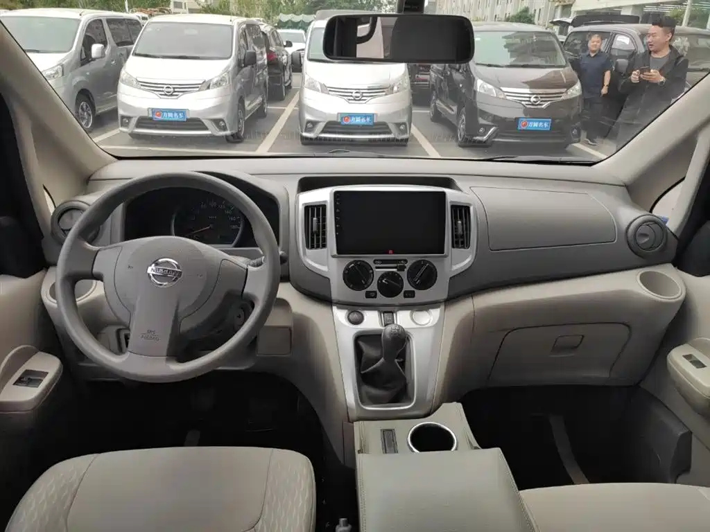NISSAN NV200 2020