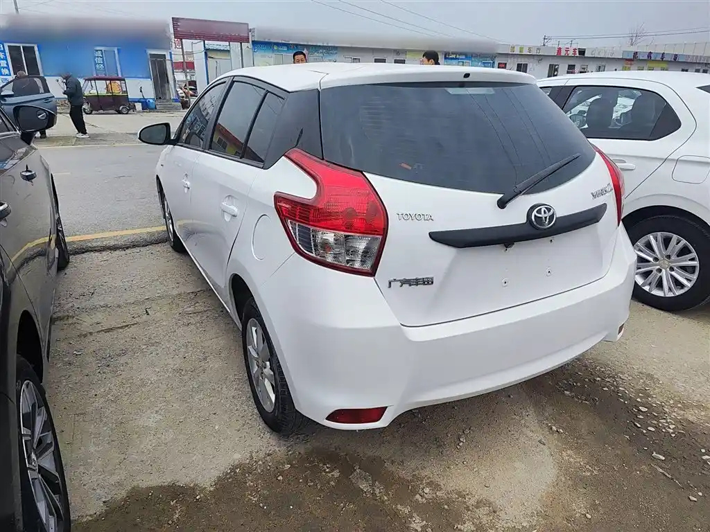 TOYOTA YARIS L DAZZLING 2014