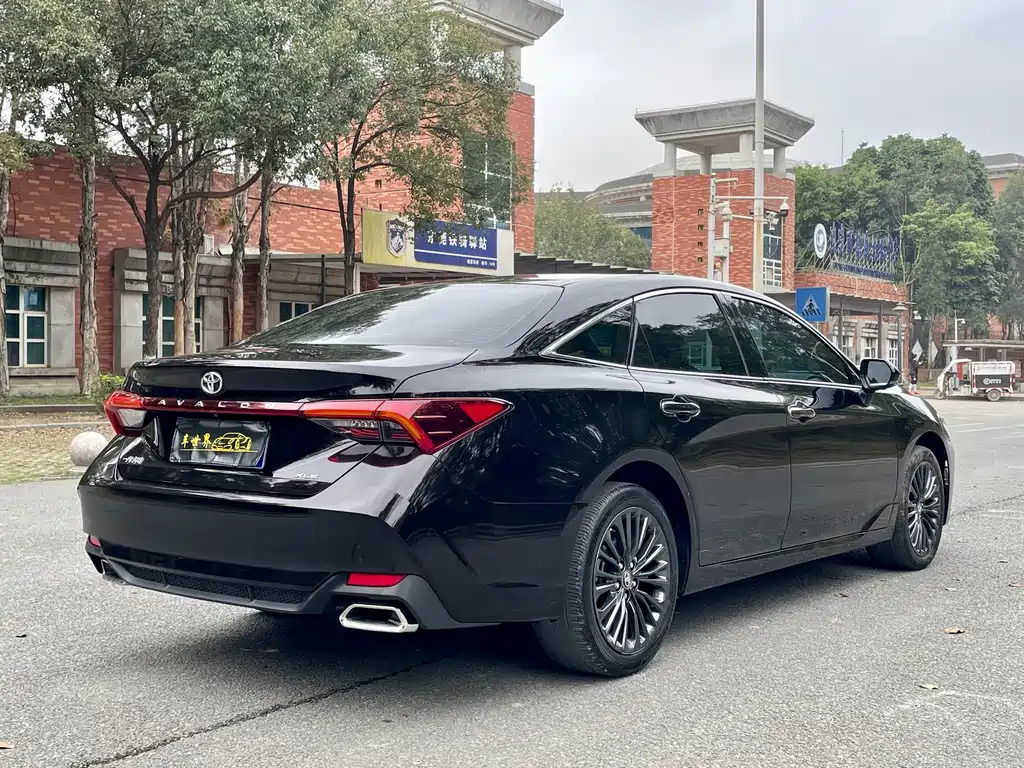 TOYOTA AVALON 2021