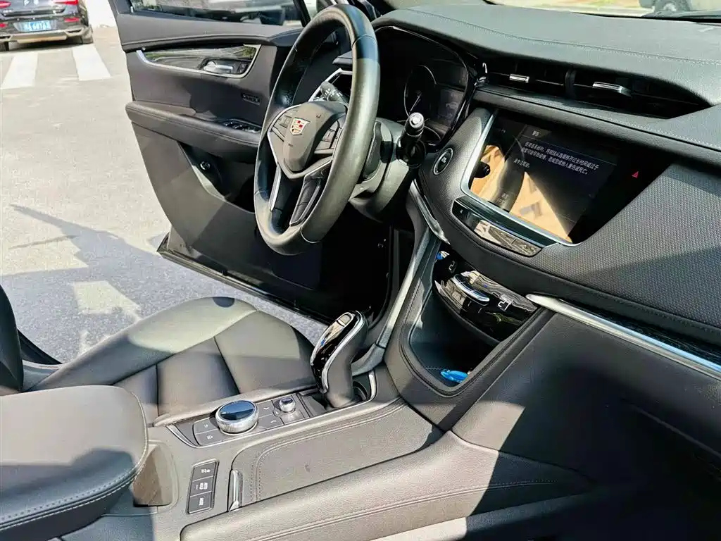 CADILLAC XT5 2021