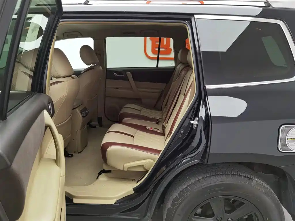 TOYOTA HIGHLANDER 2012