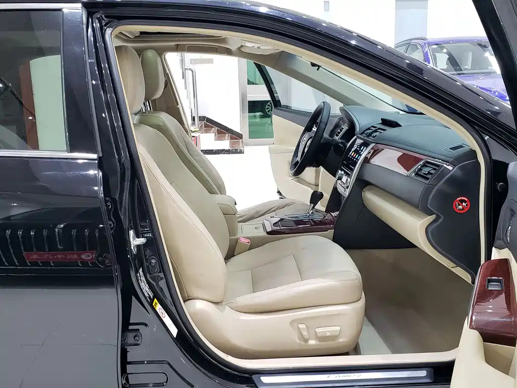 TOYOTA CAMRY 2013