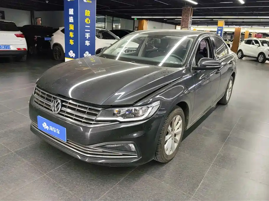 VOLKSWAGEN BORA 2020