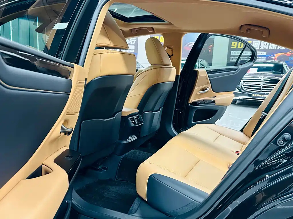 LEXUS ES 2022