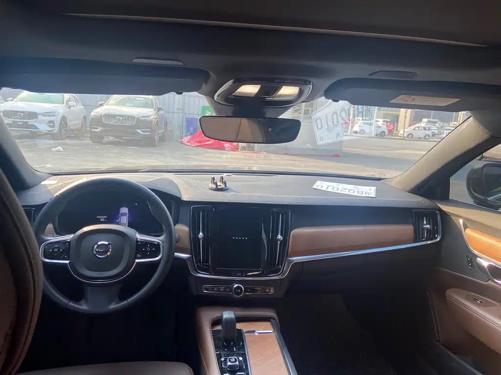 VOLVO S90 2022