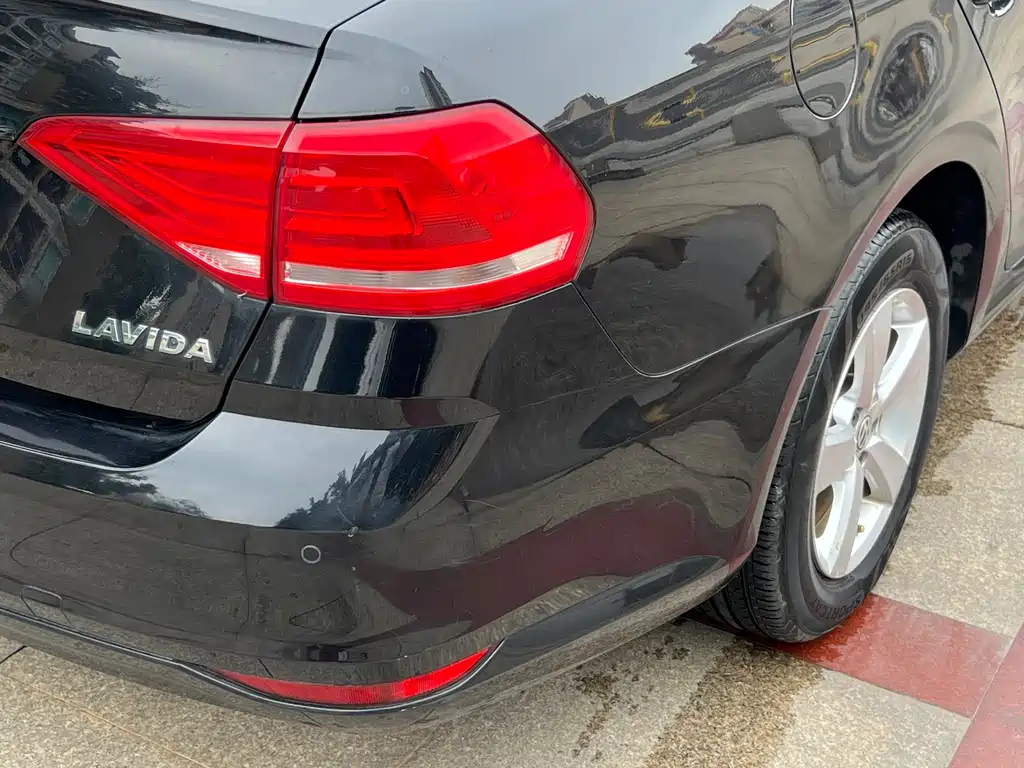 VOLKSWAGEN LAVIDA 2017