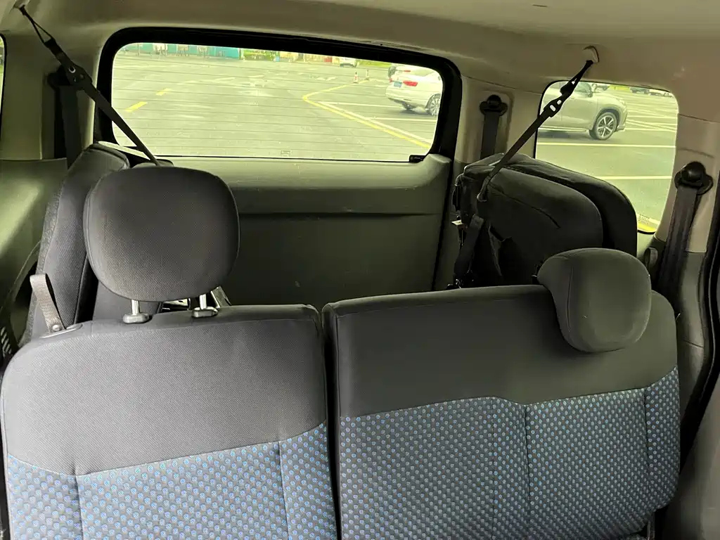 NISSAN NV200 2013