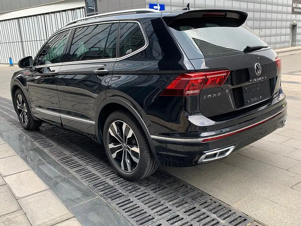 VOLKSWAGEN TIGUAN L 2022