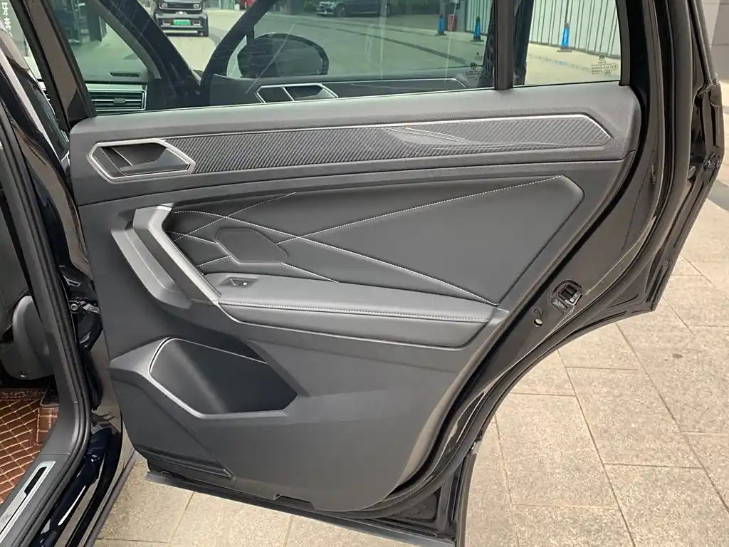VOLKSWAGEN TIGUAN L 2022
