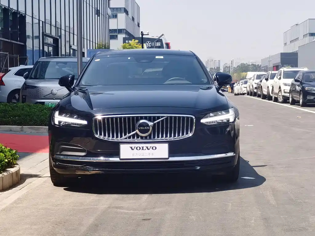 VOLVO S90 2022