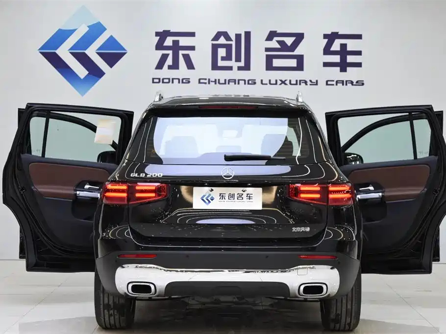 MERCEDES BENZ GLB 2024