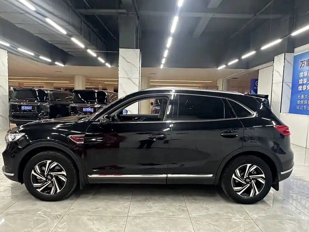 HONGQI HS5 2022
