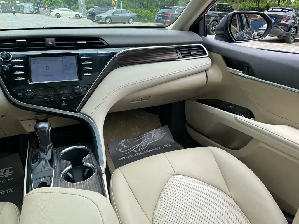 TOYOTA CAMRY 2018