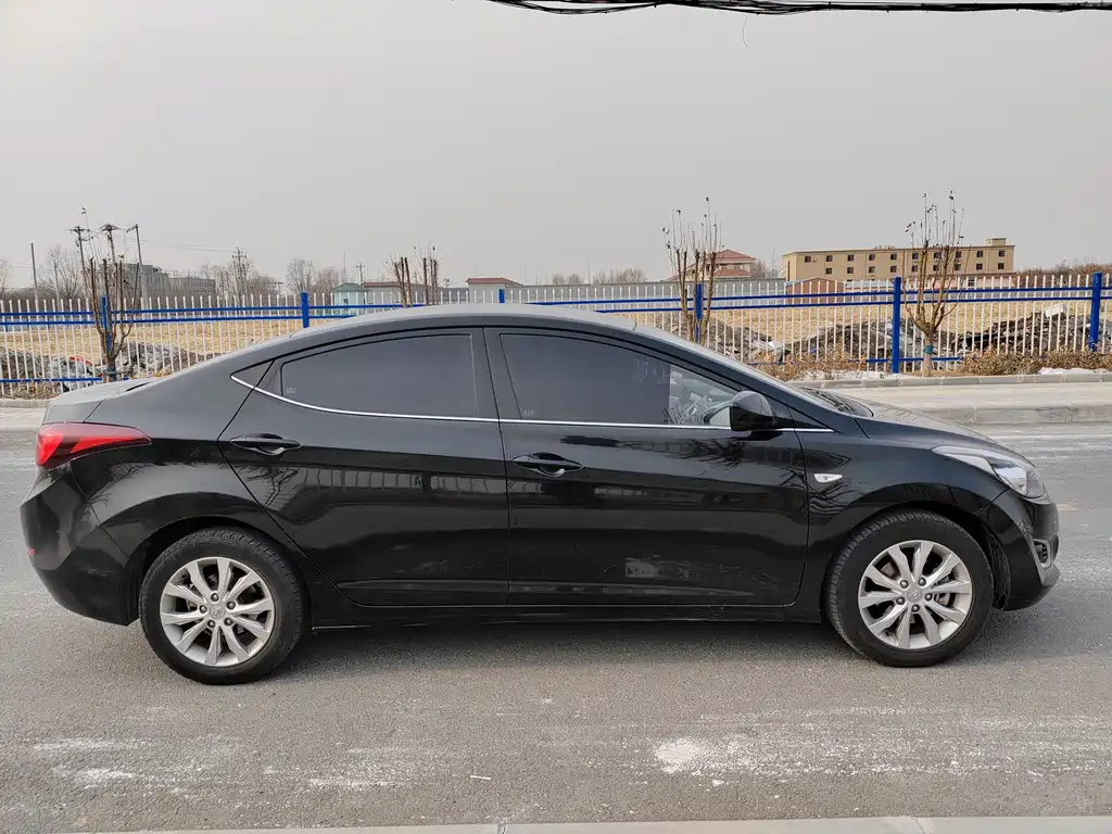 HYUNDAI ELANTRA 2017