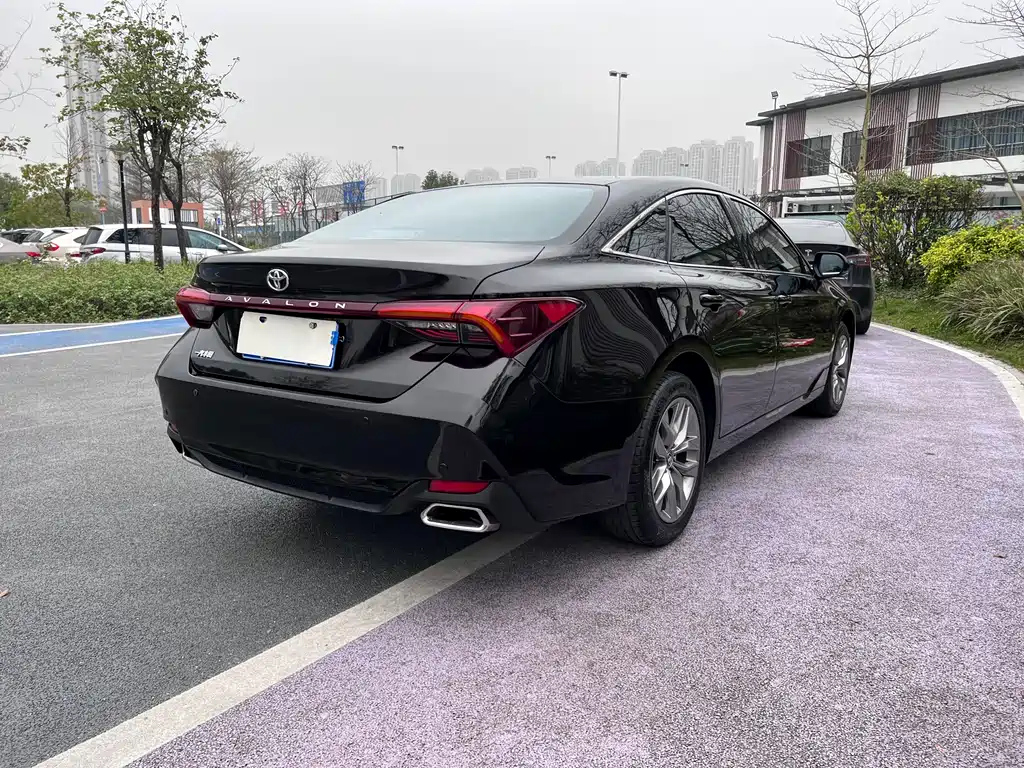 TOYOTA AVALON 2020