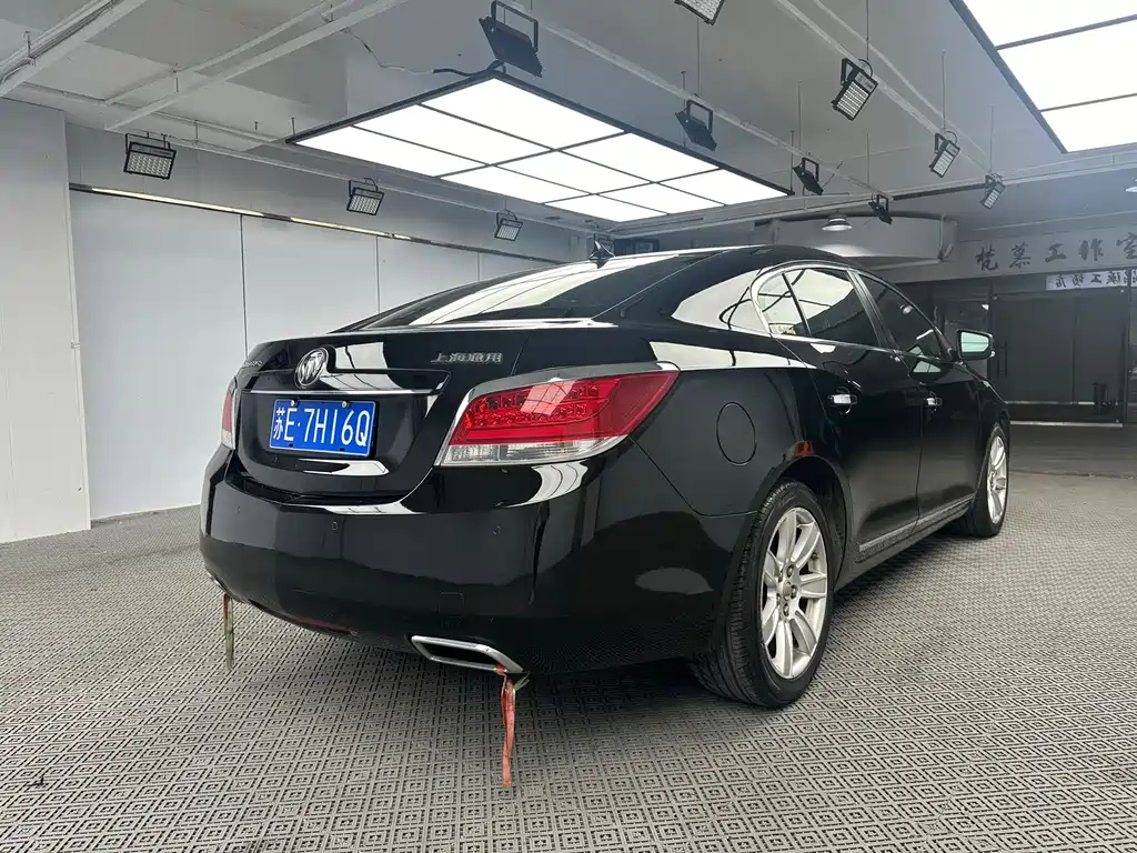 BUICK LACROSSE 2010