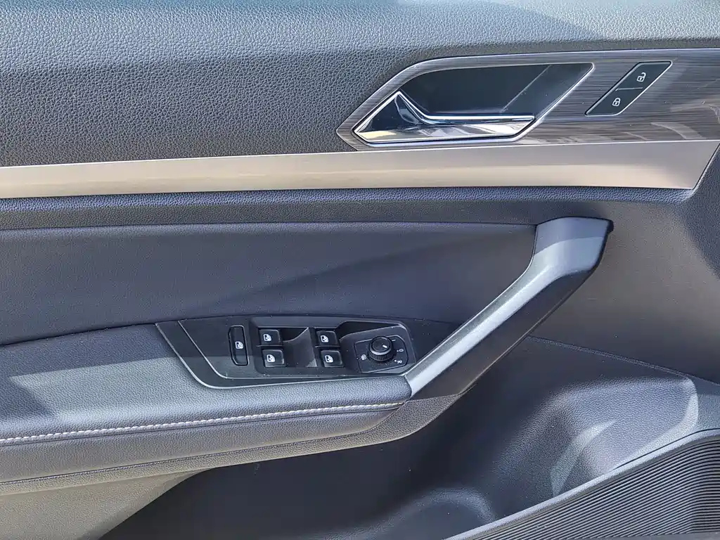 VOLKSWAGEN LAVIDA 2019