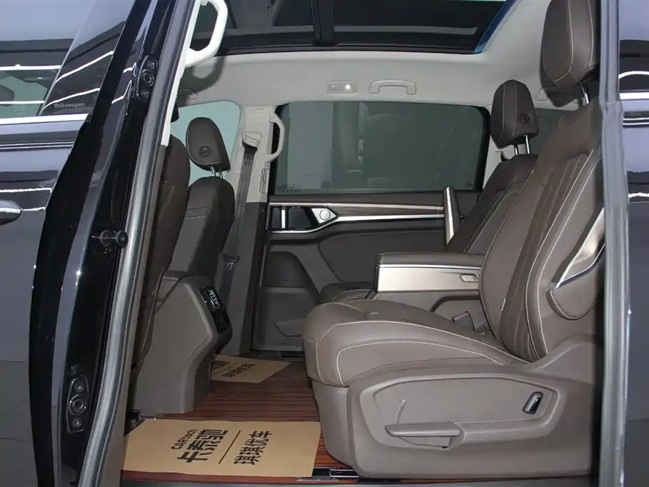 VOLKSWAGEN VILORAN 2022