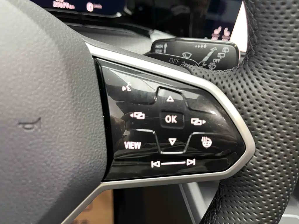 VOLKSWAGEN GOLF 2022