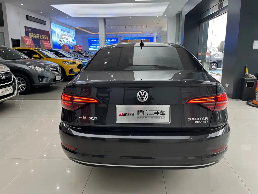 VOLKSWAGEN SAGITAR 2022