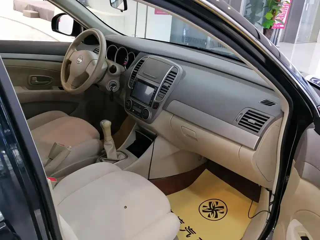 NISSAN SYLPHY 2016