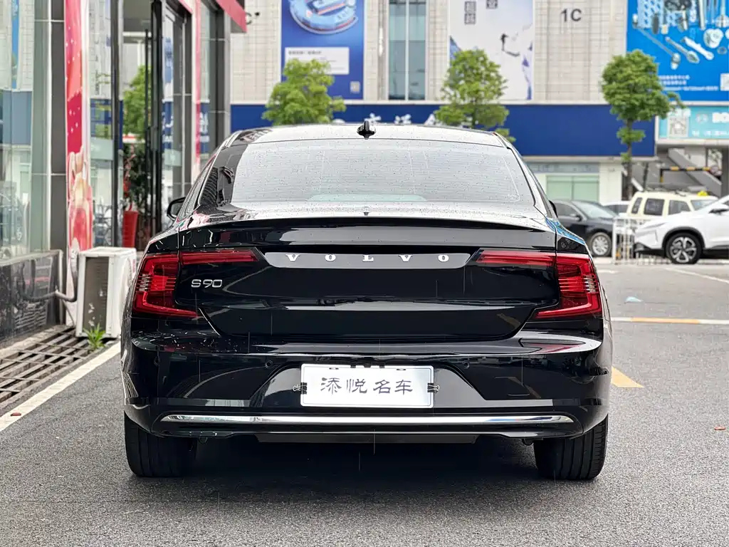 VOLVO S90 2022