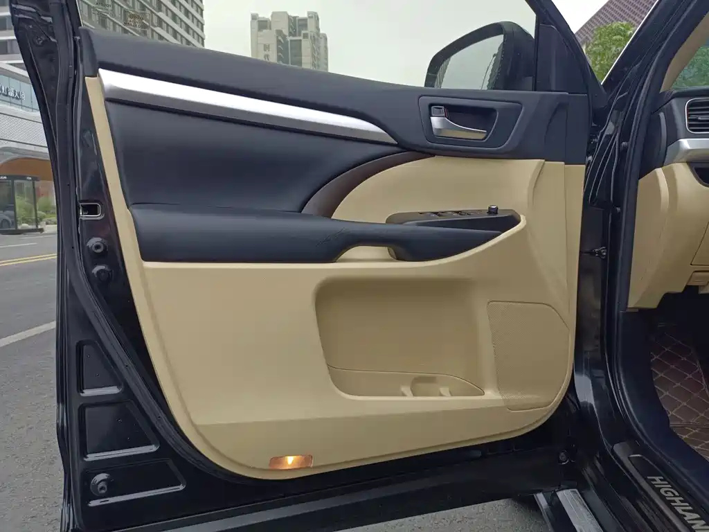 TOYOTA HIGHLANDER 2018