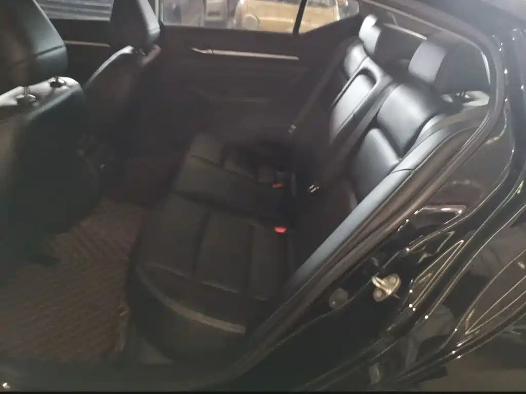 NISSAN TEANA 2020