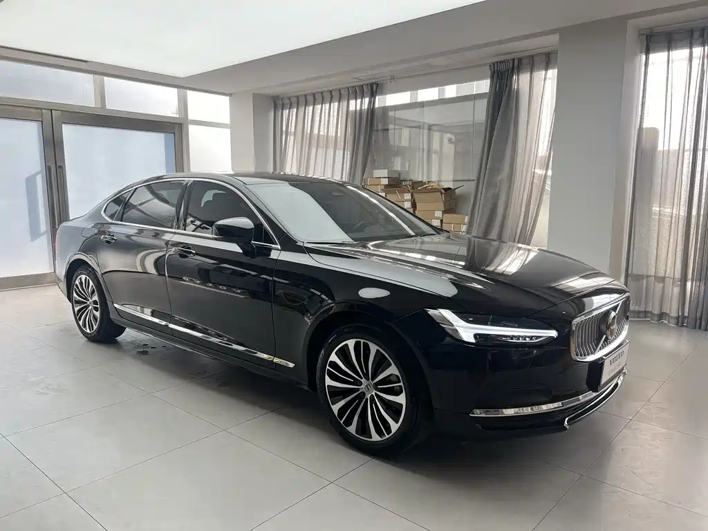 VOLVO S90 2022