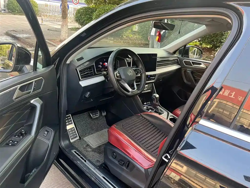 VOLKSWAGEN TIGUAN L 2022