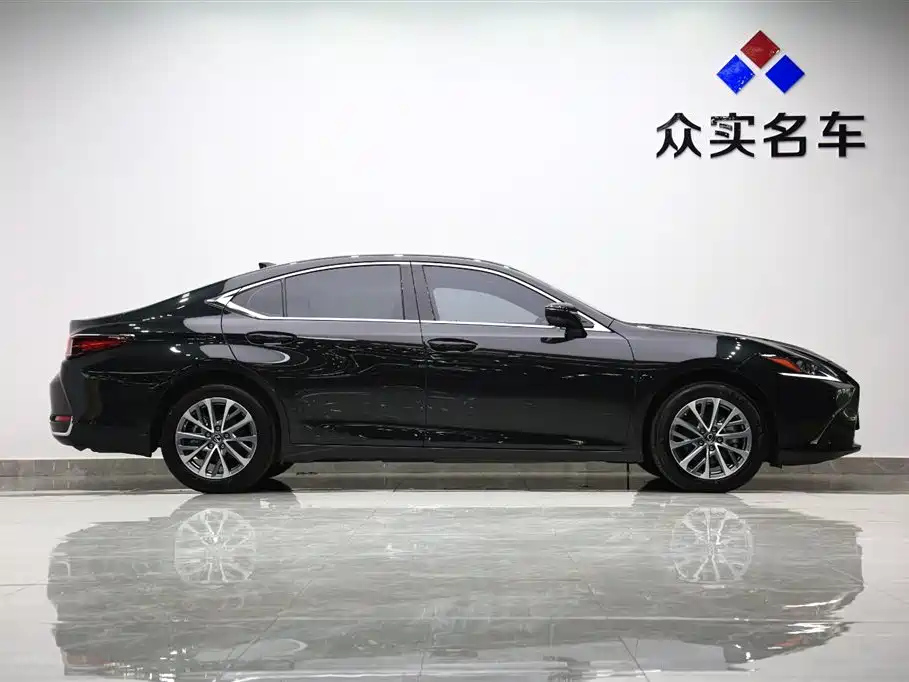 LEXUS ES 2023