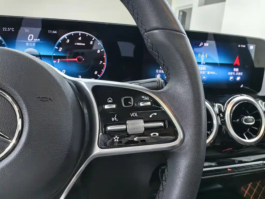 MERCEDES BENZ GLB 2022
