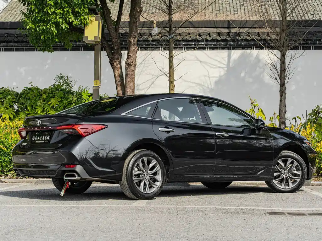 TOYOTA AVALON 2022