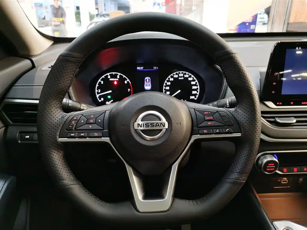 NISSAN TEANA 2020
