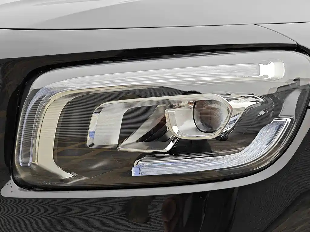 MERCEDES BENZ GLB 2022