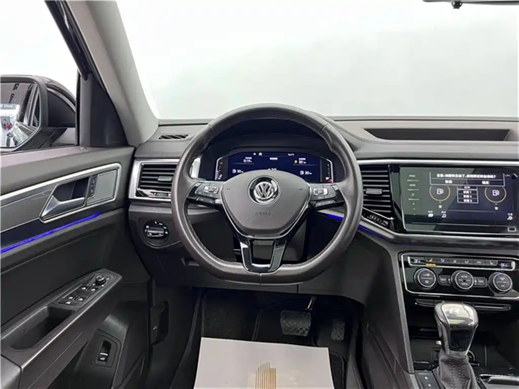 VOLKSWAGEN TOURAN 2020