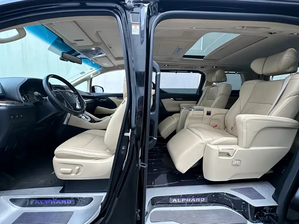 TOYOTA ALPHARD 2018