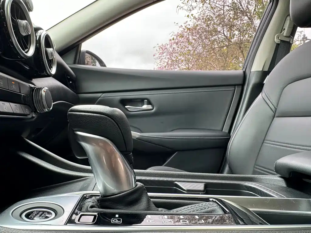 NISSAN SYLPHY 2020