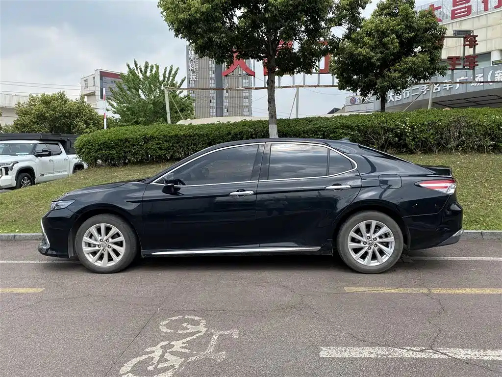 TOYOTA CAMRY 2023