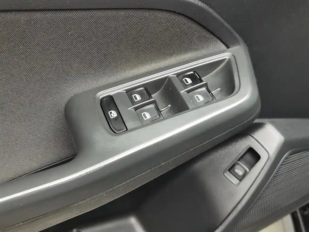 VOLKSWAGEN LAVIDA 2018