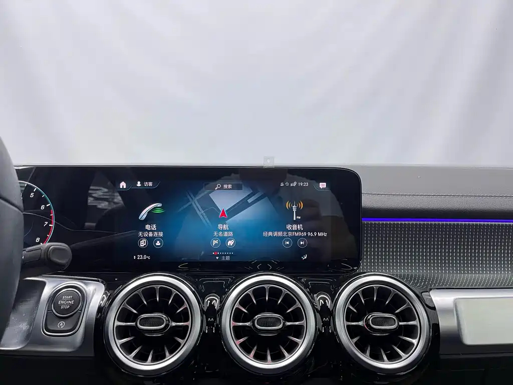 MERCEDES BENZ GLB 2022