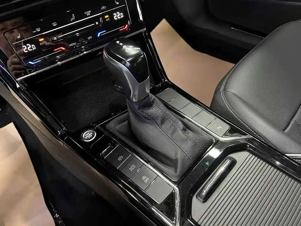 VOLKSWAGEN PASSAT 2022