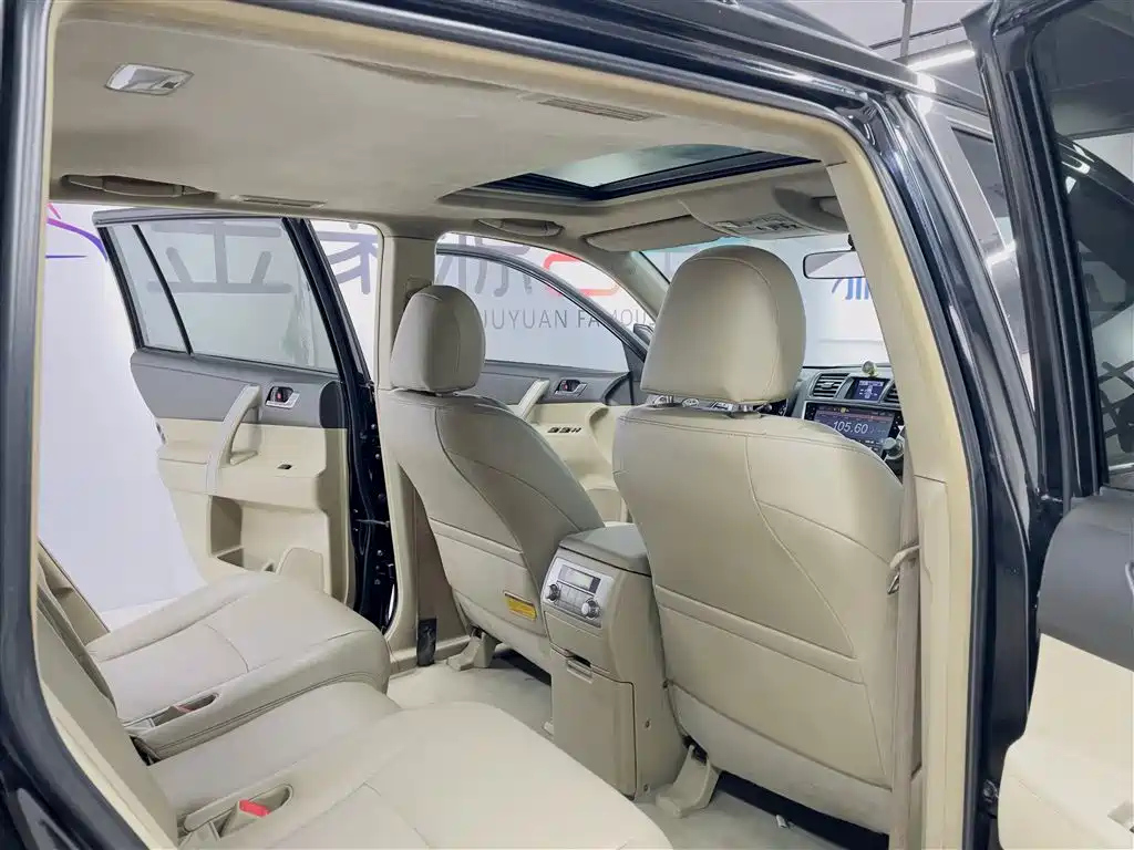 TOYOTA HIGHLANDER 2012