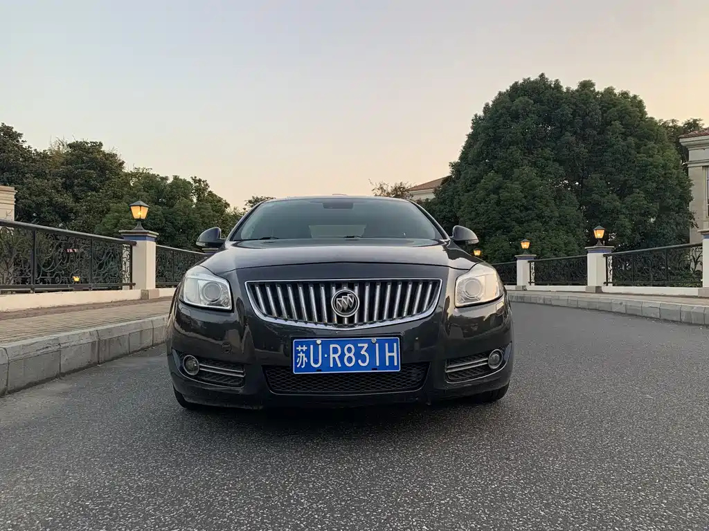BUICK REGAL 2010