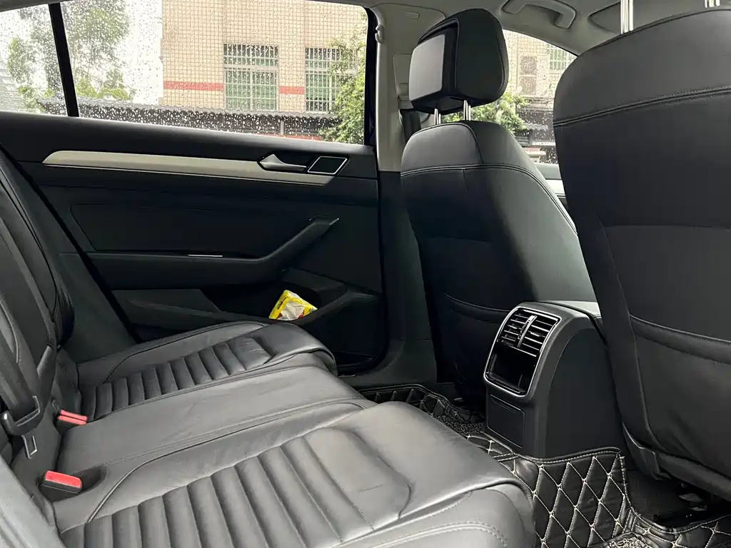 VOLKSWAGEN MAGOTAN 2018