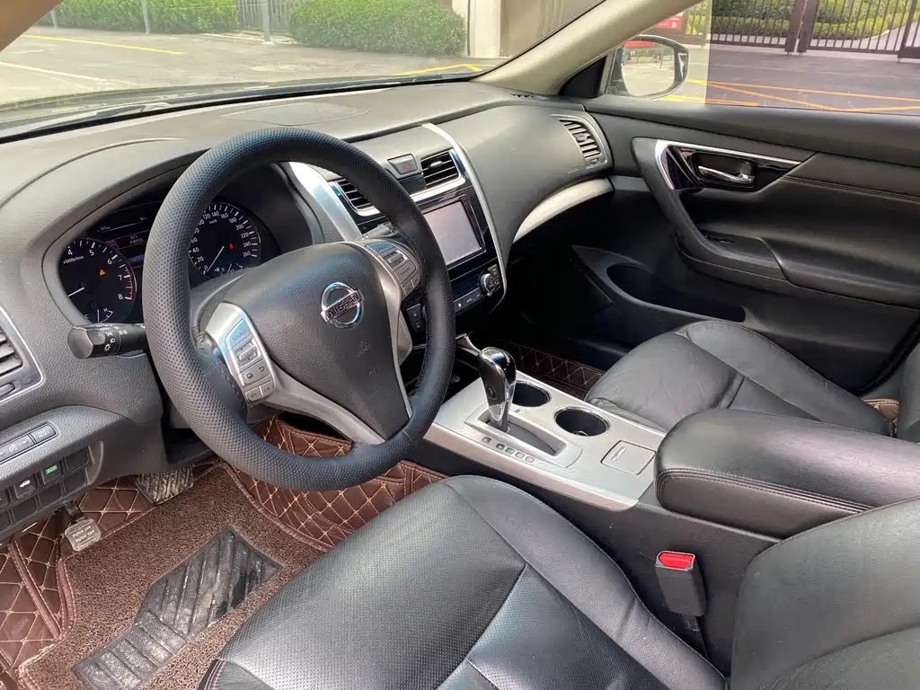 NISSAN TEANA 2017
